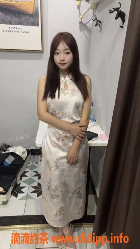 成都楼凤-成华区18岁纯情妹子，身高160体重94斤，女友感拉满