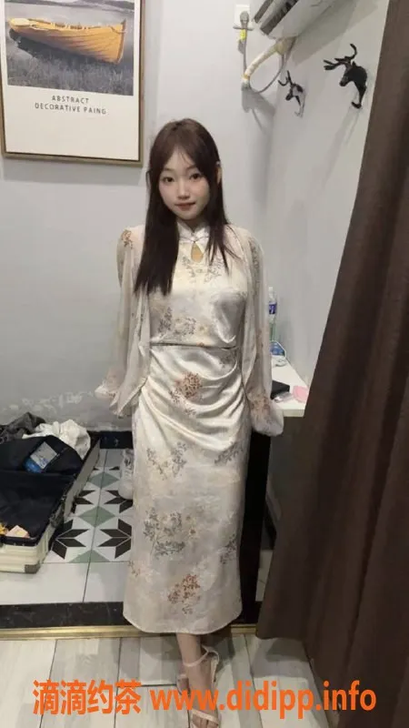 成都楼凤-成华区18岁纯情妹子，身高160体重94斤，女友感拉满