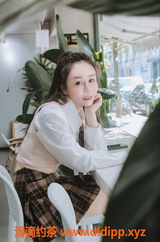 重庆楼凤-渝北鑫鑫，166cm、34C，24岁热情服务