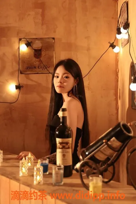 杭州楼凤-上城区泡泡，18岁，167cm，36B，白皙皮肤