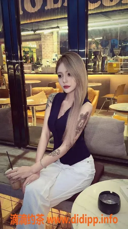 广州楼凤-白云梅花园雨雨，21岁，身高170，茶水费公开