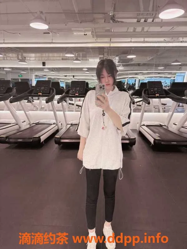 广州楼凤-白云小橙子，25岁，36D，身材傲人，服务超值