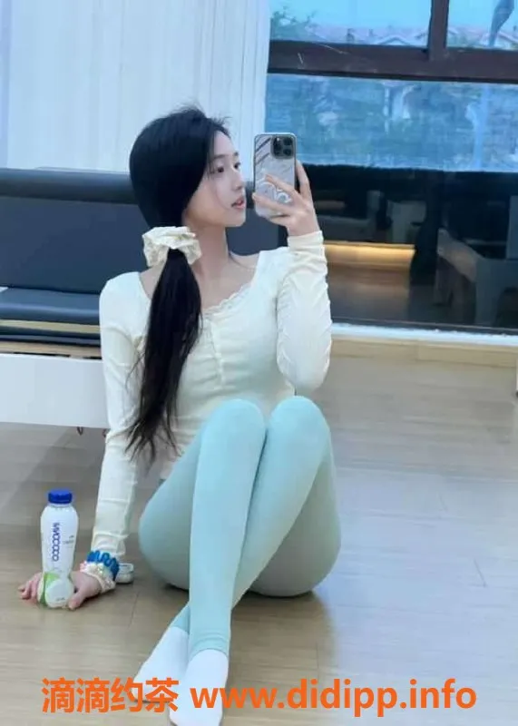 深圳楼凤-宝安小嘉，21岁学生，身材火辣，700享受90分钟