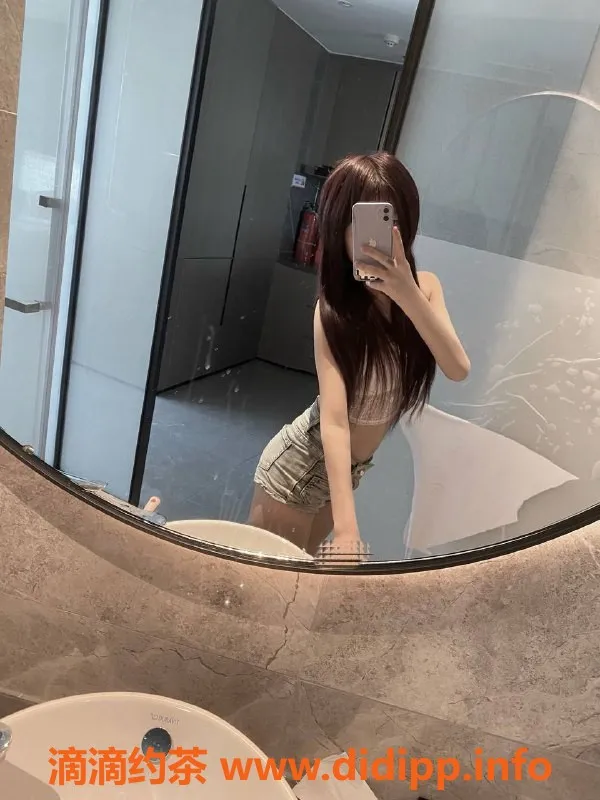 成都楼凤-武侯区憨憨嫩妹，158cm 95斤 车牌6P服务