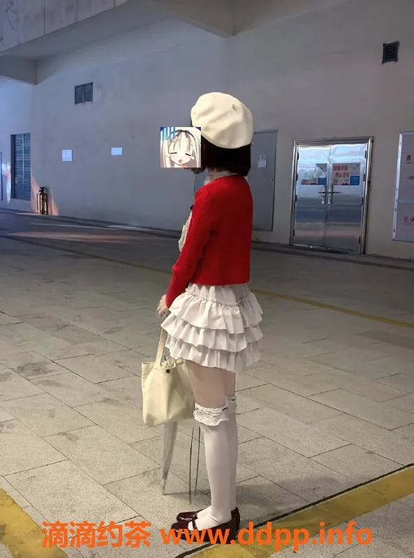 郑州楼凤-二七区依依学姐，18岁165cm，舒适服务体验