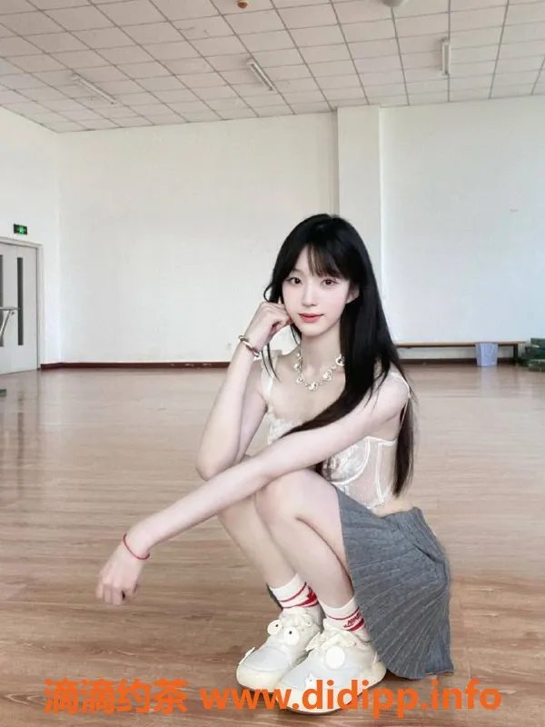 杭州楼凤-洛伊大二学生，身高168，89斤，课费1500起