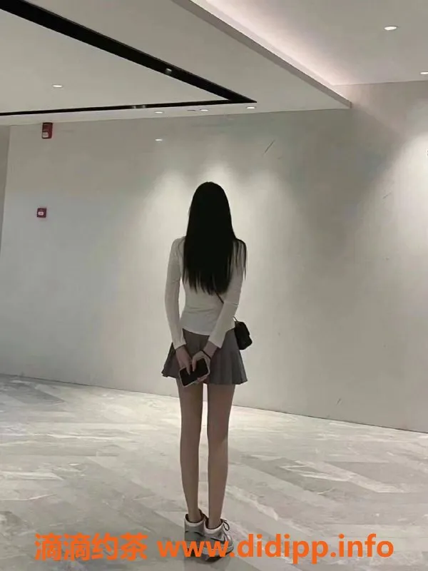 郑州楼凤-金水区小野，28岁娇媚女孩，49斤激情服务