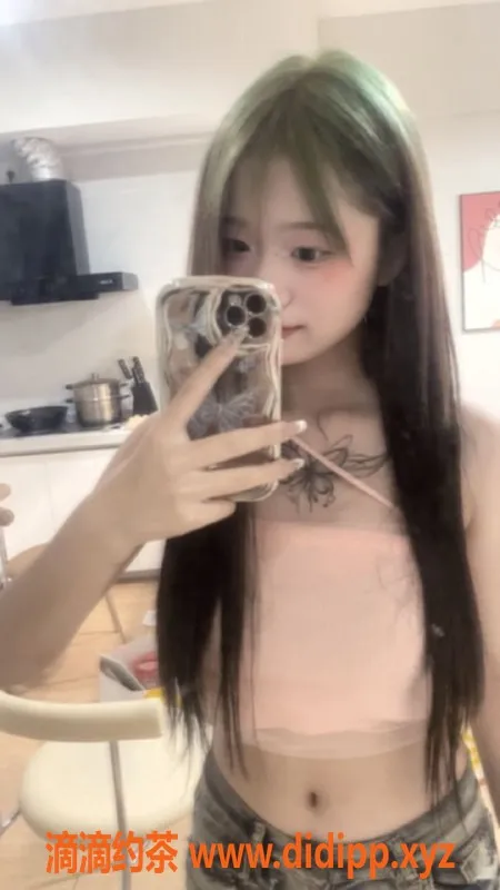 成都楼凤-成华区小矮矮大奶白虎，身材紧致，服务出色