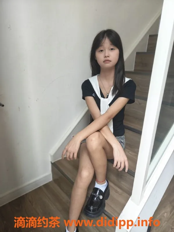 成都楼凤-成华区嫩妹小柔 160高 80斤 16岁可调教