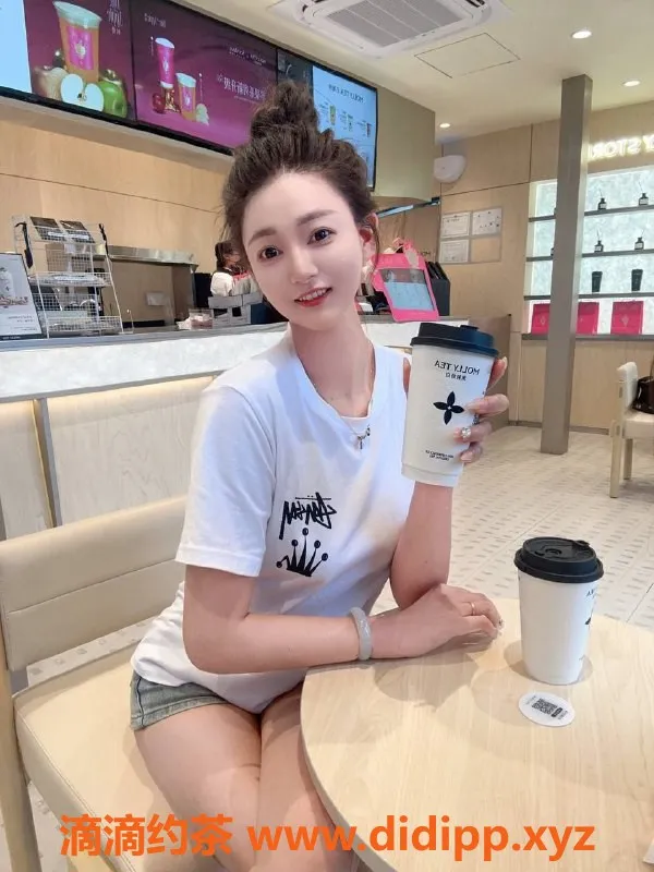 重庆楼凤资源信息,渝北白领橘子，176cm/108斤，36C诱惑等你来享受