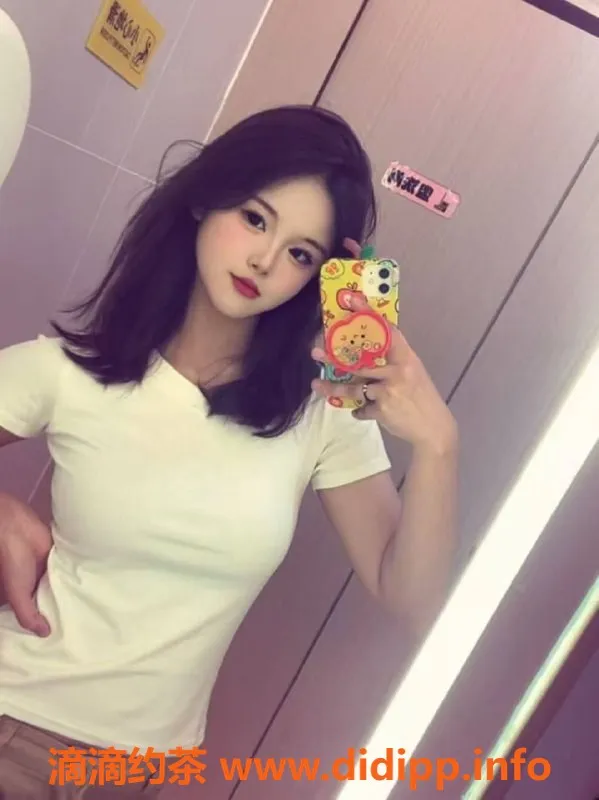 重庆楼凤-渝北小佳，20岁169高C+，多项服务任你选