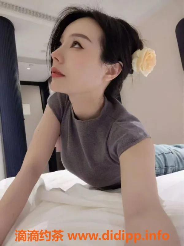 成都楼凤-青羊区少妇曦儿，热情服务体验价6/8
