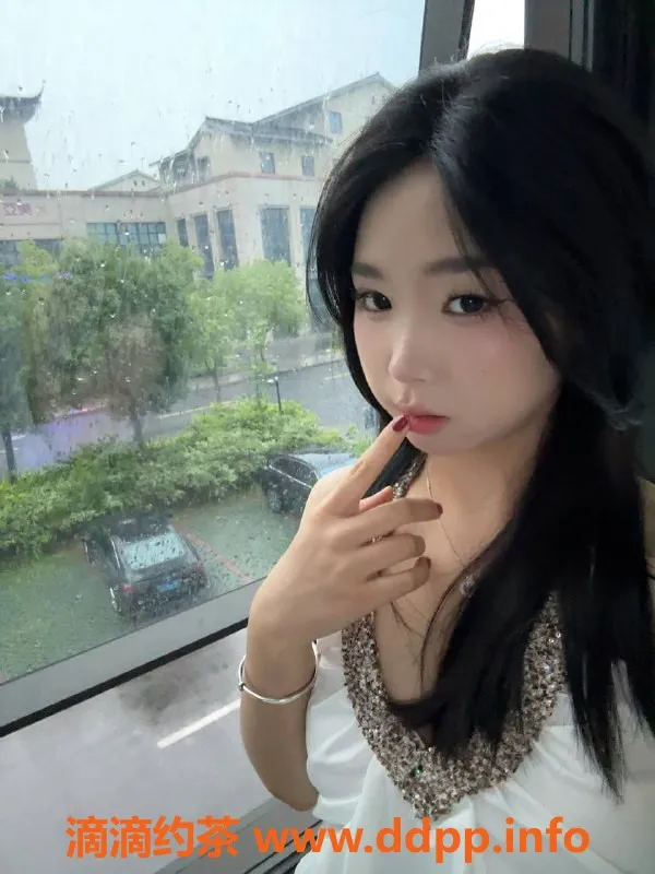 成都楼凤-眉山嫩妹雨宝，充满反差的愉悦体验