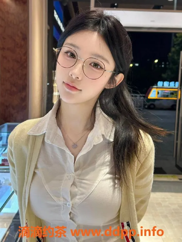 杭州楼凤-上城区小依依，165身高，21岁，34C奉上服务