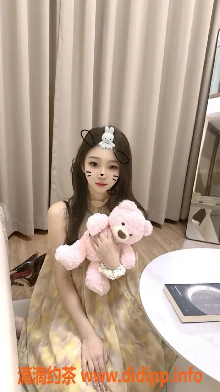 成都楼凤-武侯区恋恋：160cm苗条御姐，服务态度佳