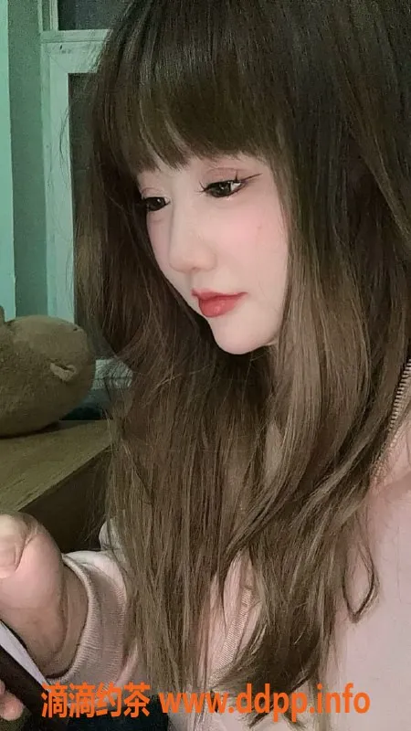 北京楼凤-通州晨晨，26岁165身高，600起，陪浴激吻全套服务