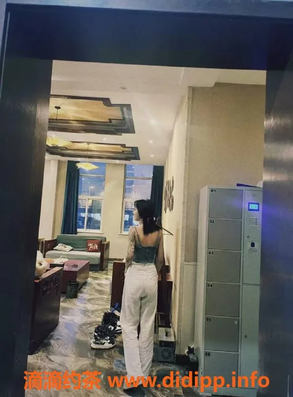 郑州楼凤-管城区青花的妹妹 19岁165cm，44kg，价格合理