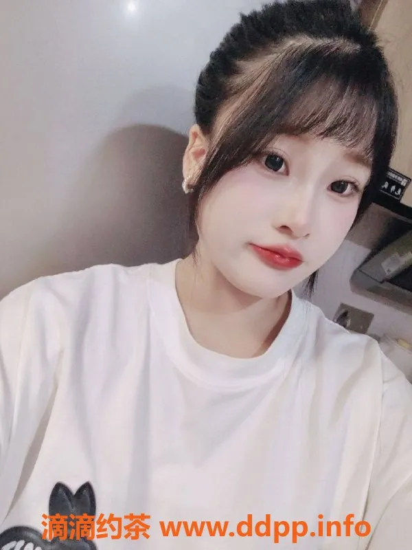 成都楼凤资源信息,成都嫩妹小麦子，19岁巨乳服务，500元体验