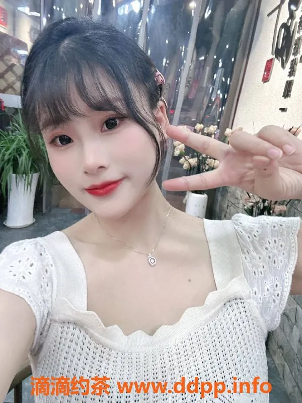 成都楼凤-成都嫩妹小麦子，19岁巨乳服务，500元体验