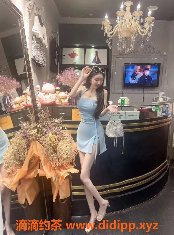 北京楼凤-京城极品美妆总监，特懂挑逗与情调