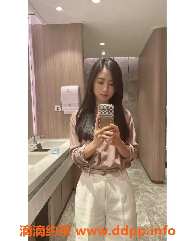 深圳楼凤-深圳龙华兔子，24岁163cm，48kg，胸围34B