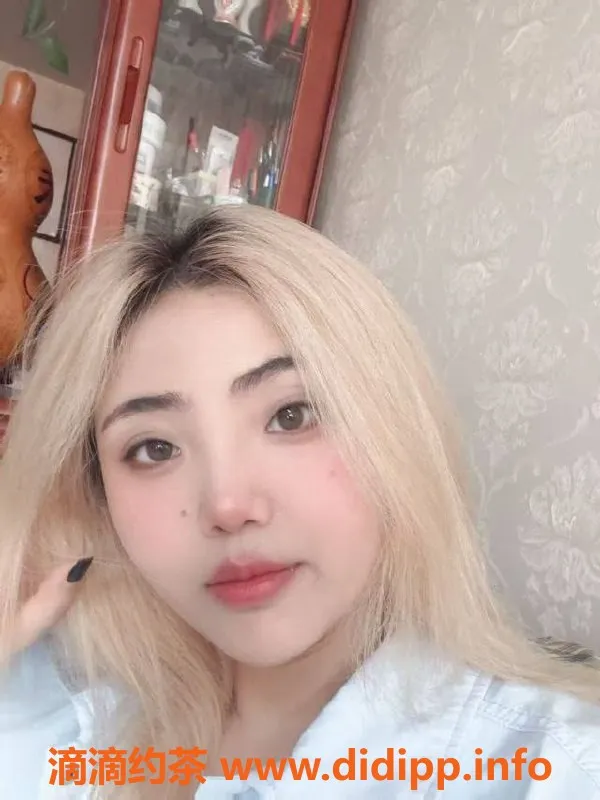 郑州楼凤-二七区25岁妮子，155cm，50kg，激情服务，超值体验