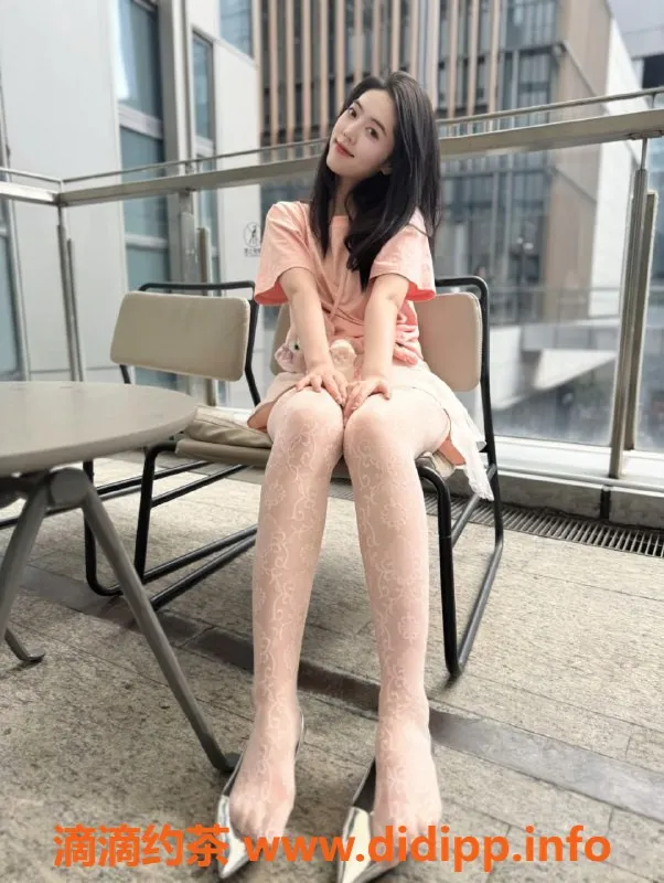 广州楼凤-广州白云区轻舞22岁34C舞者等你体验