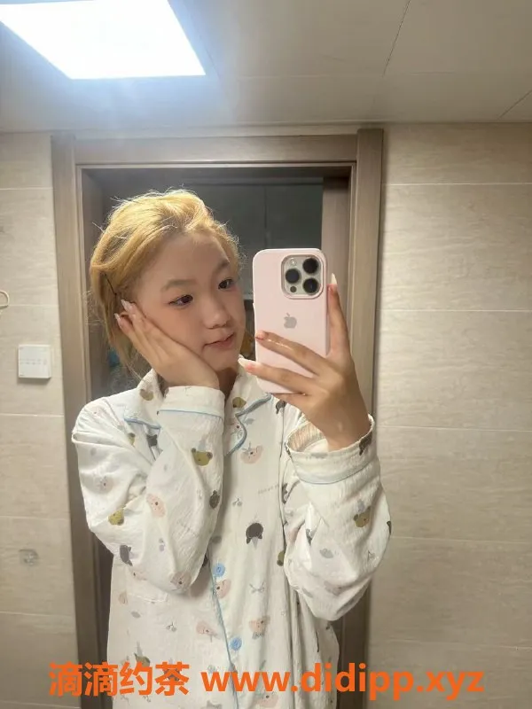 成都楼凤-武侯区小羽，颜值九点五，服务优质，身材炸裂！