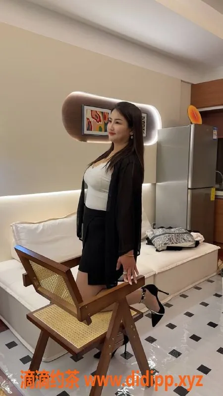 重庆楼凤-南岸杉杉：160cm/60kg，29岁D杯全套服务