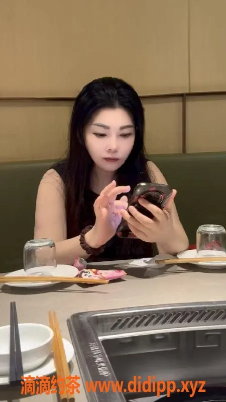 北京楼凤-朝阳脱姐，33岁165cm，口活一绝，500元体验！