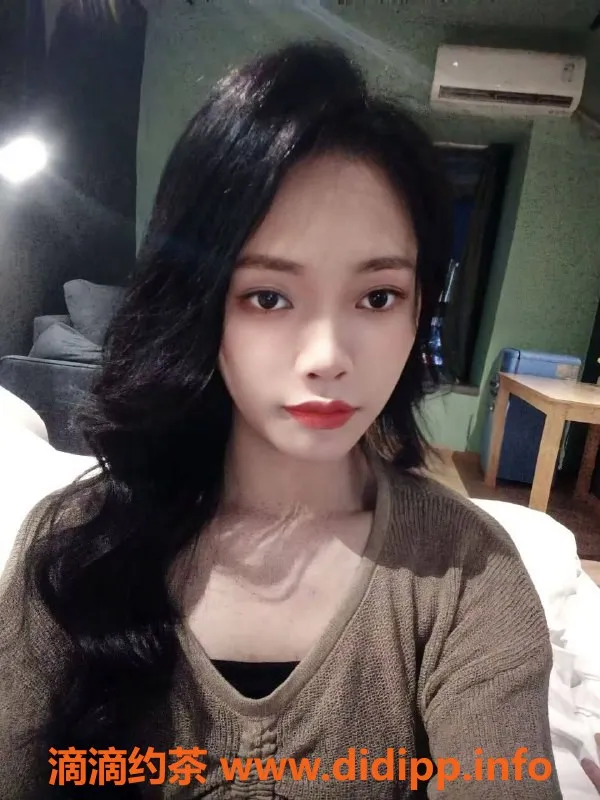 成都楼凤-锦江区转运珠玲玲，22岁165高嫩妹