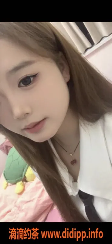 成都楼凤-悦宝｜163cm 105斤 19岁新妹子，600元体验