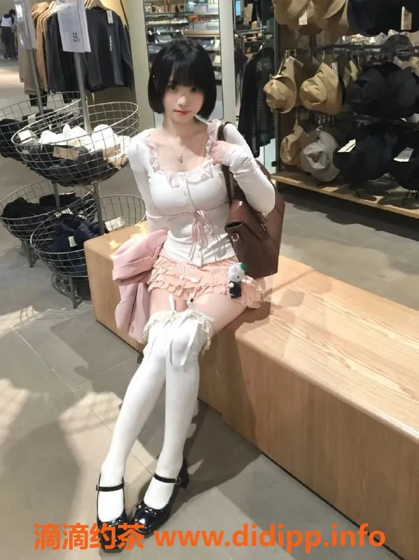 北京楼凤-北京团结湖婉清，21岁温柔女友感，茶费1K