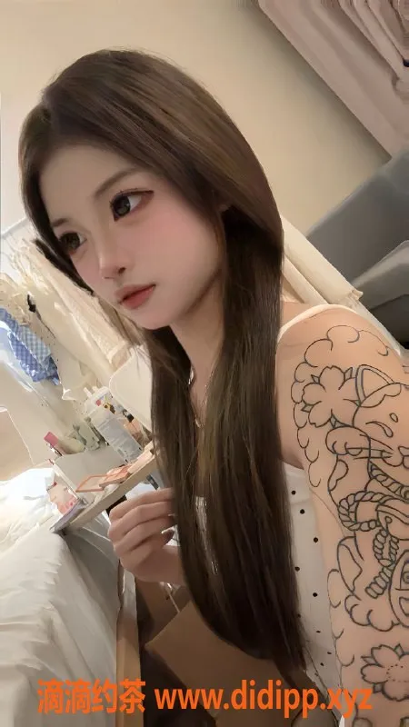 成都楼凤-锦江区依依，18岁萝莉身材，服务佳！