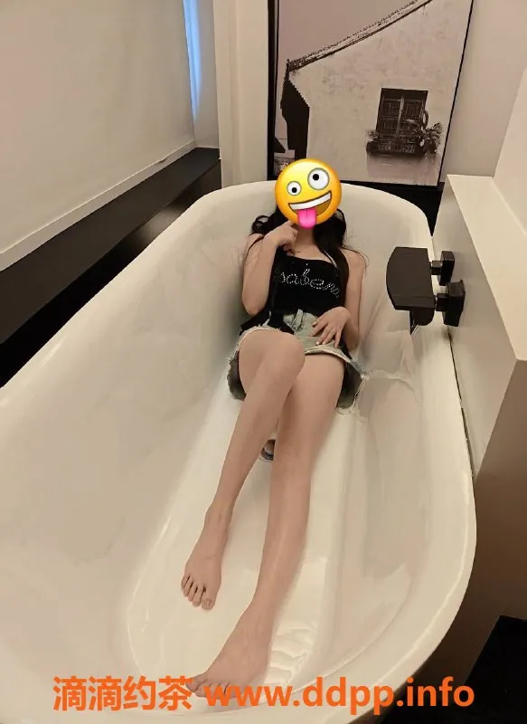 昆明楼凤资源信息,盘龙区雪儿：大长腿眼镜妹，700元起