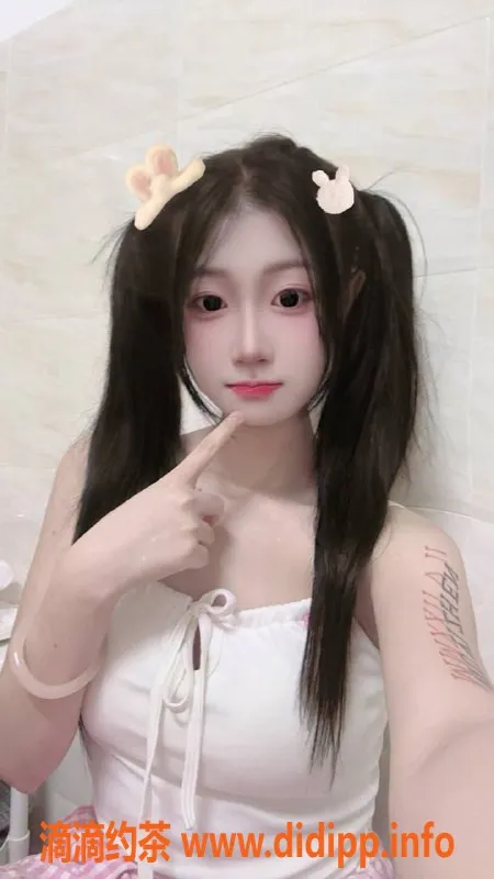 广州楼凤资源信息,天河甜甜，洗吹做上门服务，只需700p起