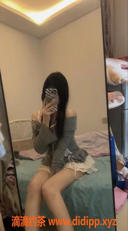 重庆楼凤-九龙坡晓晓，18岁B罩杯，90斤外卖服务