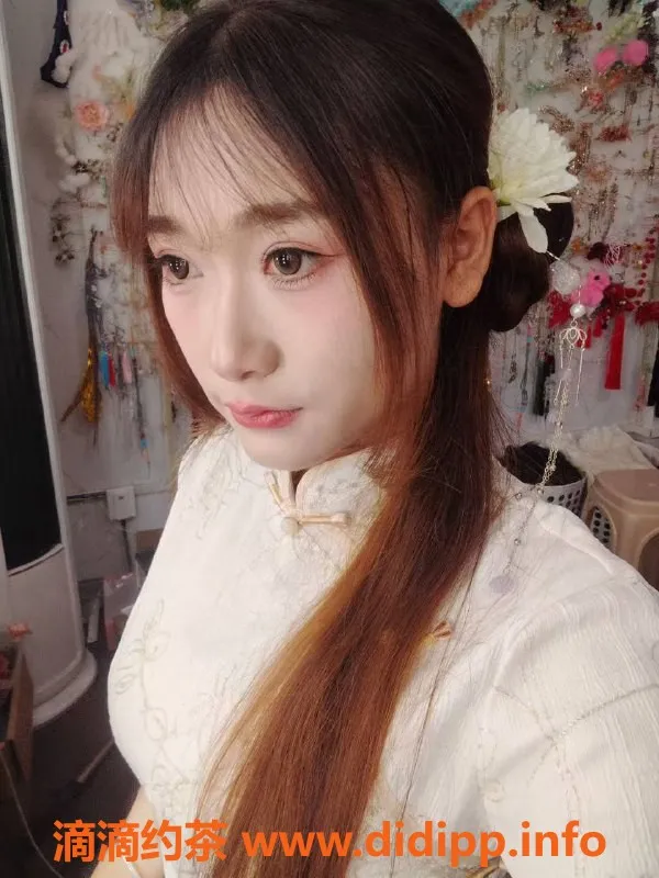 郑州楼凤资源信息,郑州金水区小晚禾，20岁身高163cm，体验陪🛁调情服务