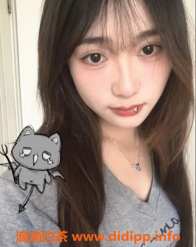 郑州楼凤-郑州金水区小晚禾，20岁身高163cm，体验陪🛁调情服务