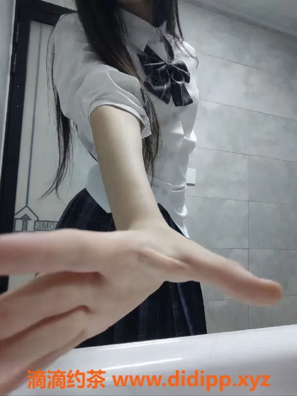 成都楼凤-洪河地铁附近的萝莉嫩妹歪歪，课时费优质