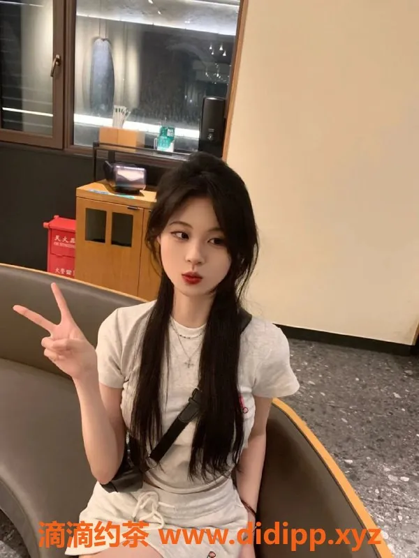 广州楼凤-广州天河灵芸，20岁165cm新秀，精致服务等你体验