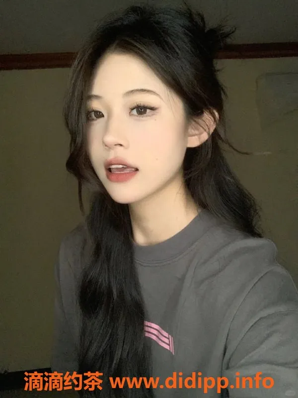 广州楼凤-广州天河灵芸，20岁165cm新秀，精致服务等你体验