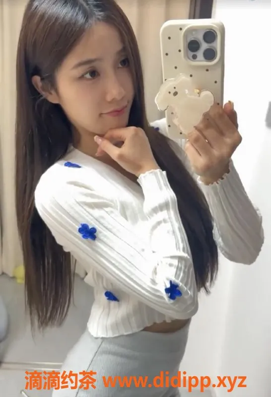 广州楼凤-南海反差女友，26岁白皙美女166cm，茶水费400起