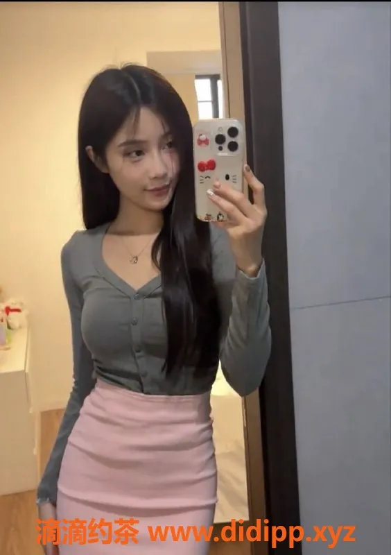 广州楼凤-南海反差女友，26岁白皙美女166cm，茶水费400起