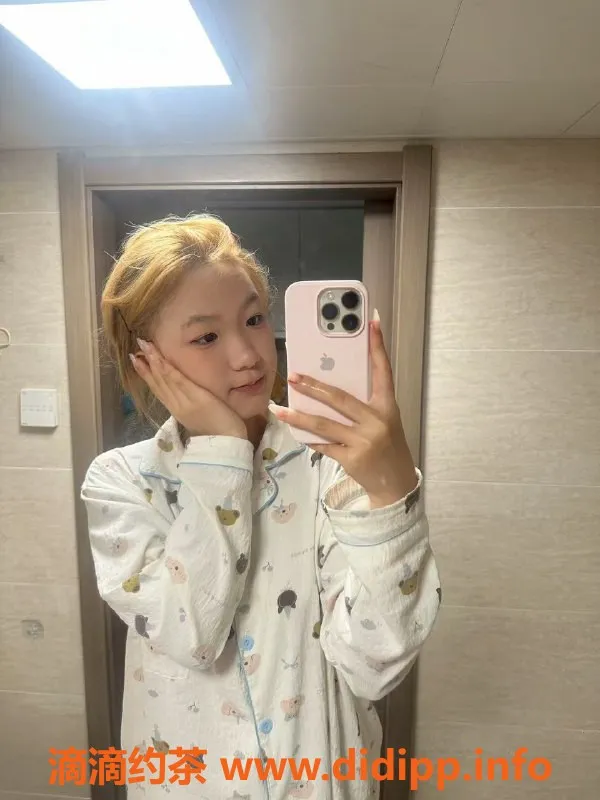 成都楼凤-武侯区小羽，颜值高，身材好，服务优