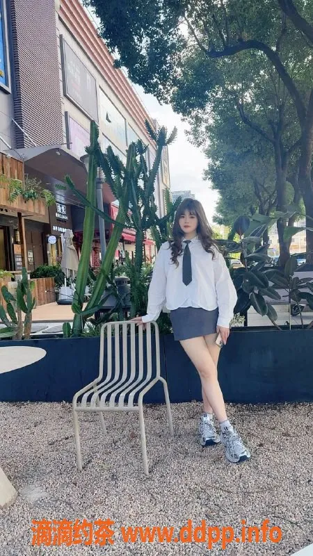 东莞楼凤-大朗柚子，700元起，服务超赞