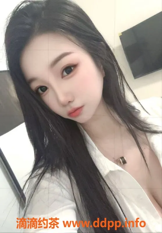 深圳楼凤-罗湖小雪25岁，36C大胸诱惑，私密服务等你来体验