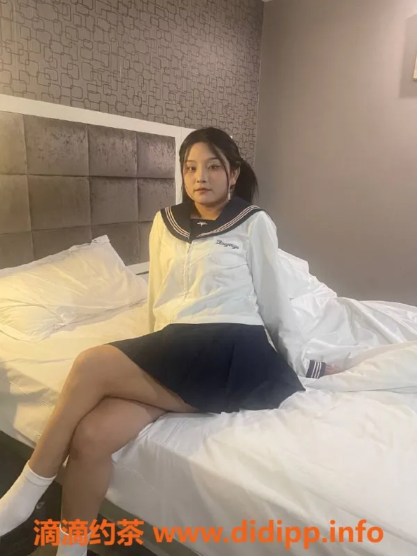 郑州楼凤-郑州二七区小语，22岁163cm可爱美女，价格亲民