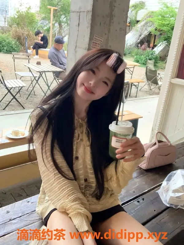 杭州楼凤-可可18岁，大一清纯萌妹，提供多种服务