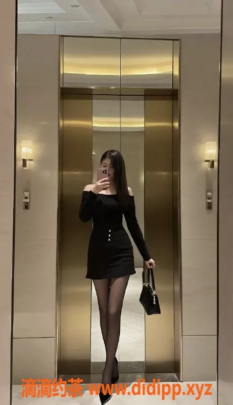 南昌楼凤-青山湖敏敏，18岁170cm细身，服务多样600p起